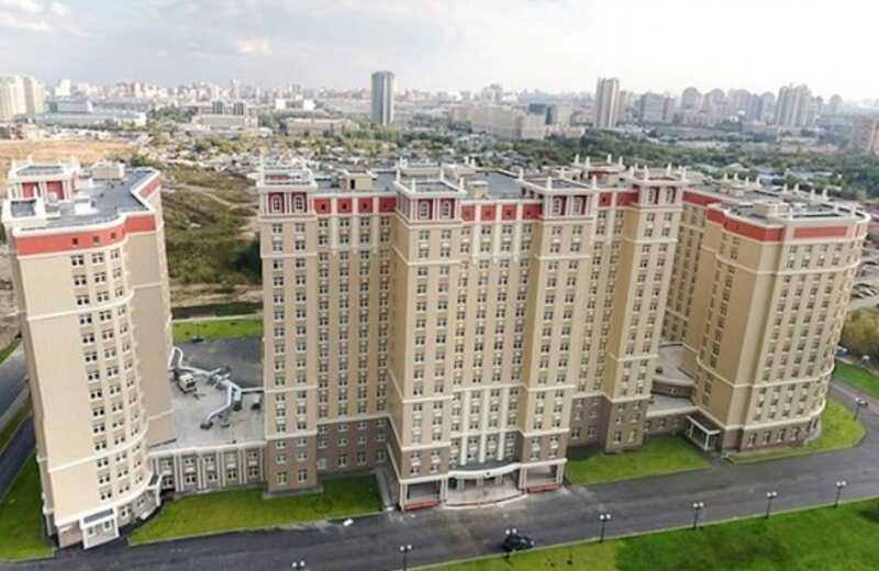 Московские полицейские осуществляют обыск в общежитии МГУ