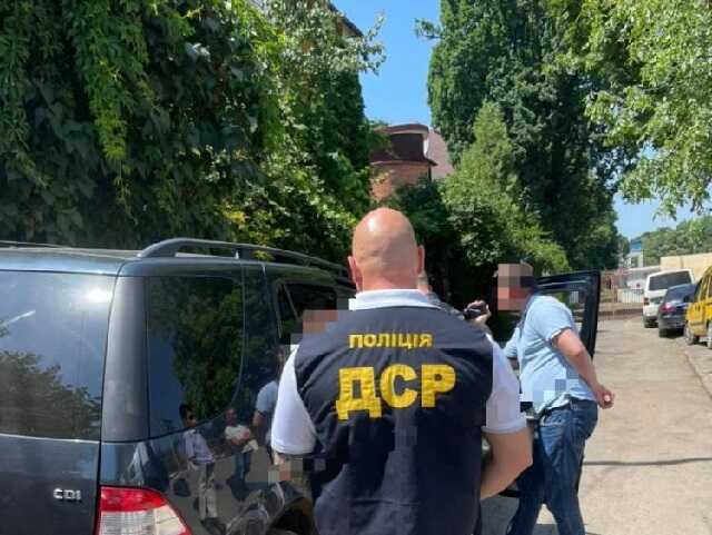 В Черновцах на взятке поймали помощника нардепа