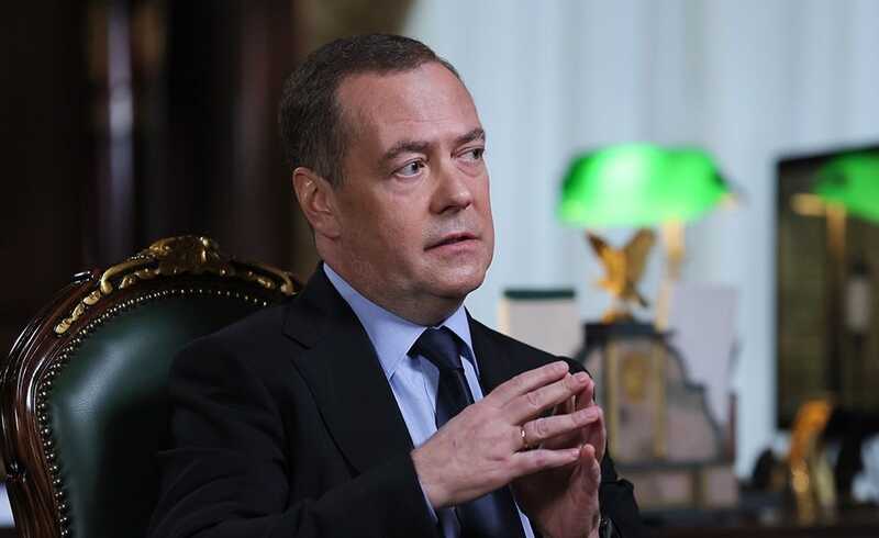 Медведев заработал 8 миллиардов рублей в 2024 году: средства были вложены в расширение усадьбы