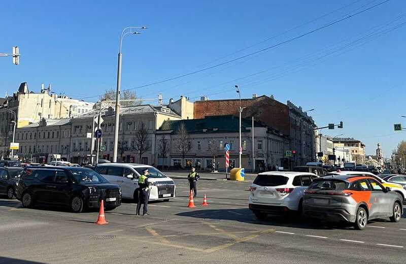 В Москве перекрыли дороги рядом со зданием Следственного комитета