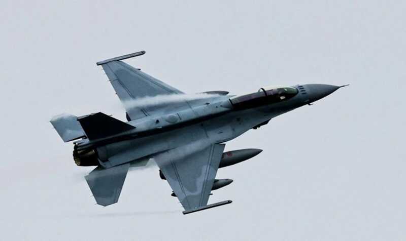В Польше впервые появилась женщина, которая стала пилотом истребителя F-16