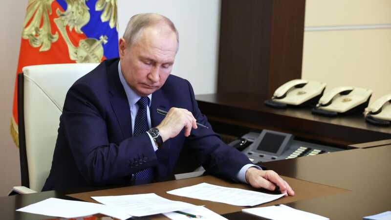 Путин одобрил законы о конфискации имущества за публичные высказывания против военных и агитацию за введение санкций
