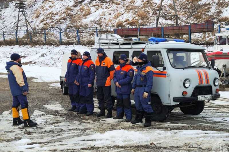 В Магаданской области ищут сноубордистку, оказавшуюся под лавиной