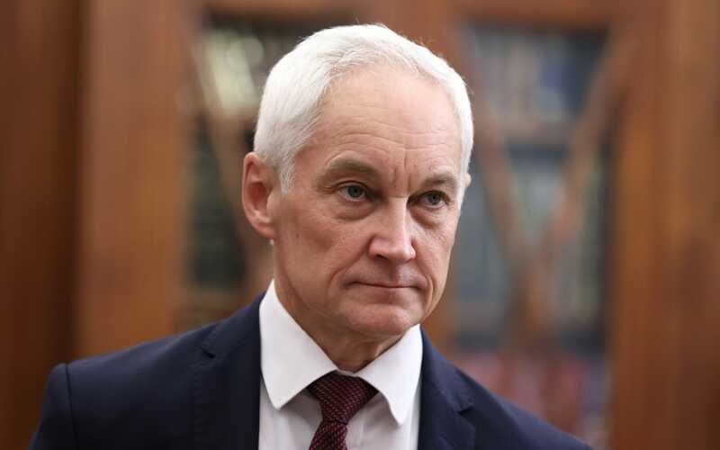 Министр обороны Андрей Белоусов выбрал костюм вместо униформы для парада