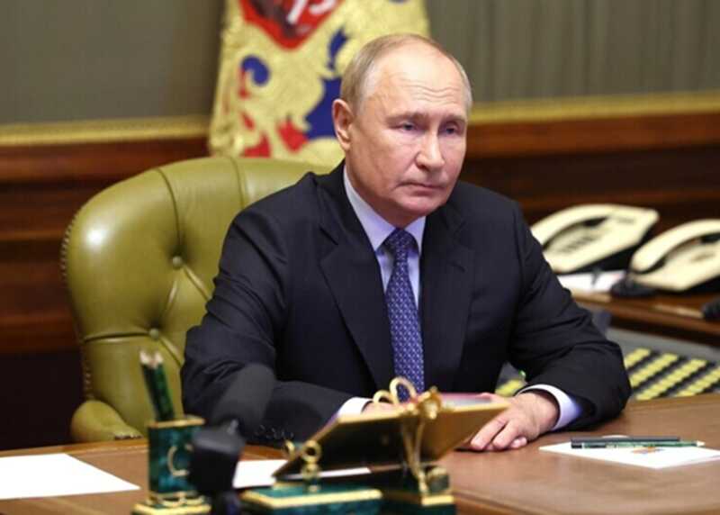 Путин провёл встречу с командованием вооружённых сил в преддверии предстоящих переговоров с Украиной