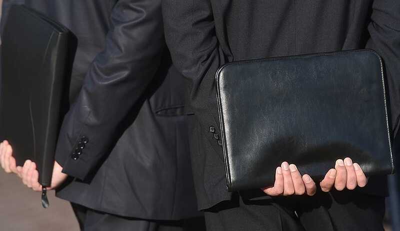 Чиновники и бизнесмены в Екатеринбурге меняют свои позиции перед назначением нового мэра