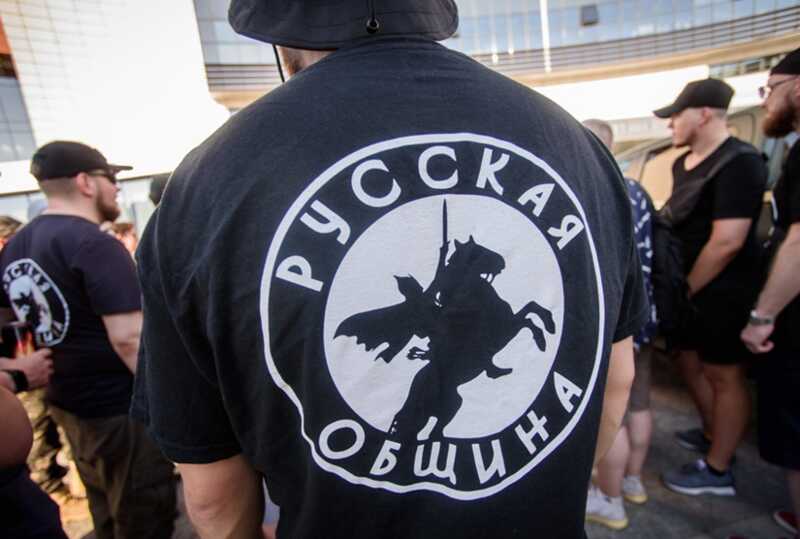 Неонацисты из организации «Русская община» пугают врачей в Калуге под предлогом защиты «традиционных ценностей»